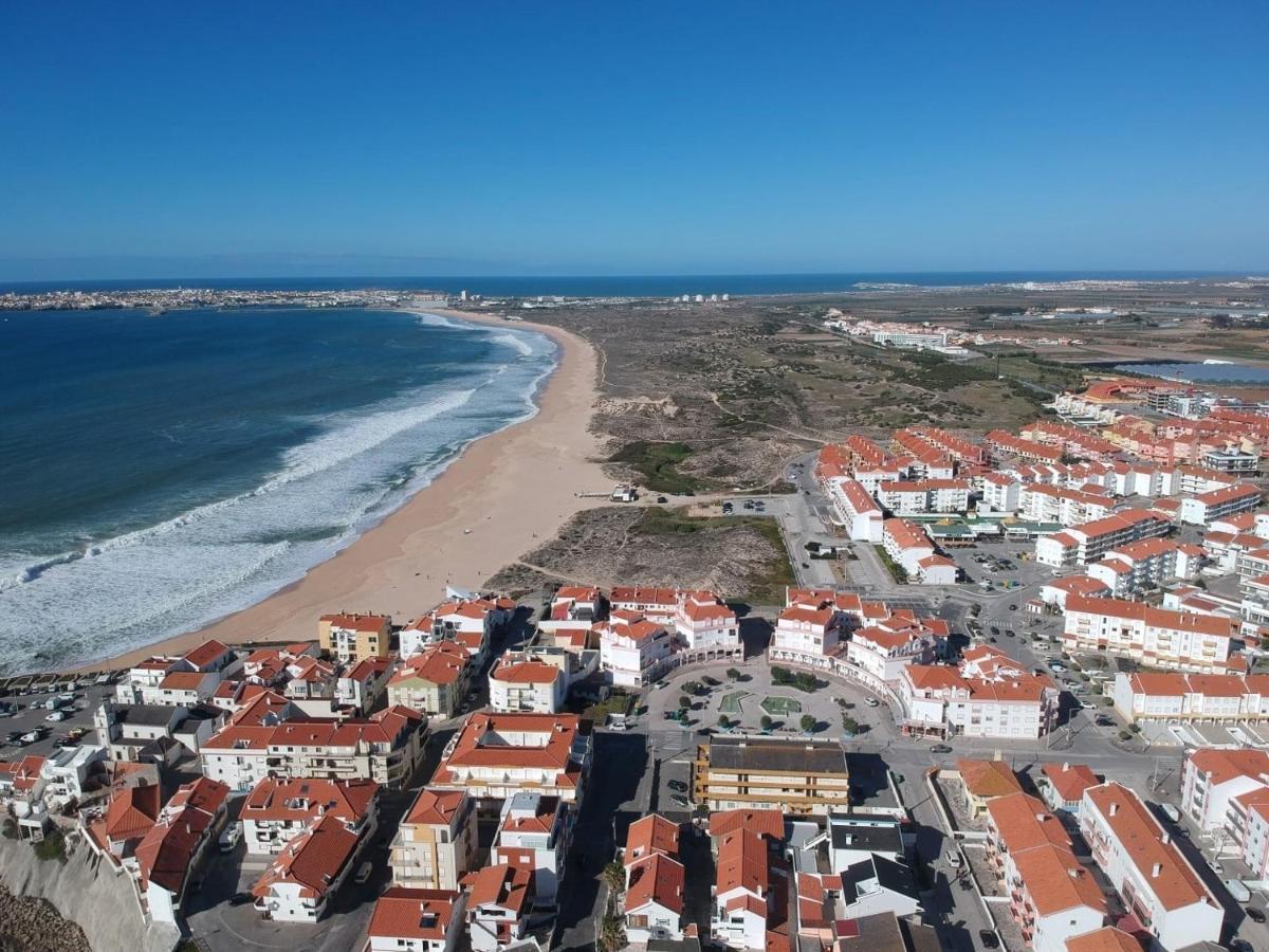 Surf And Stones Apartment Peniche Bagian luar foto