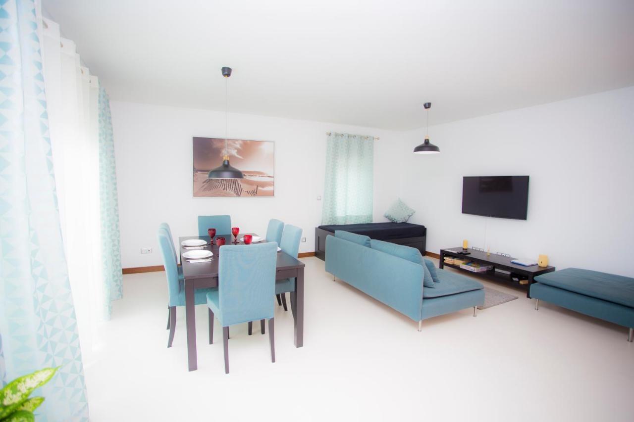 Surf And Stones Apartment Peniche Bagian luar foto